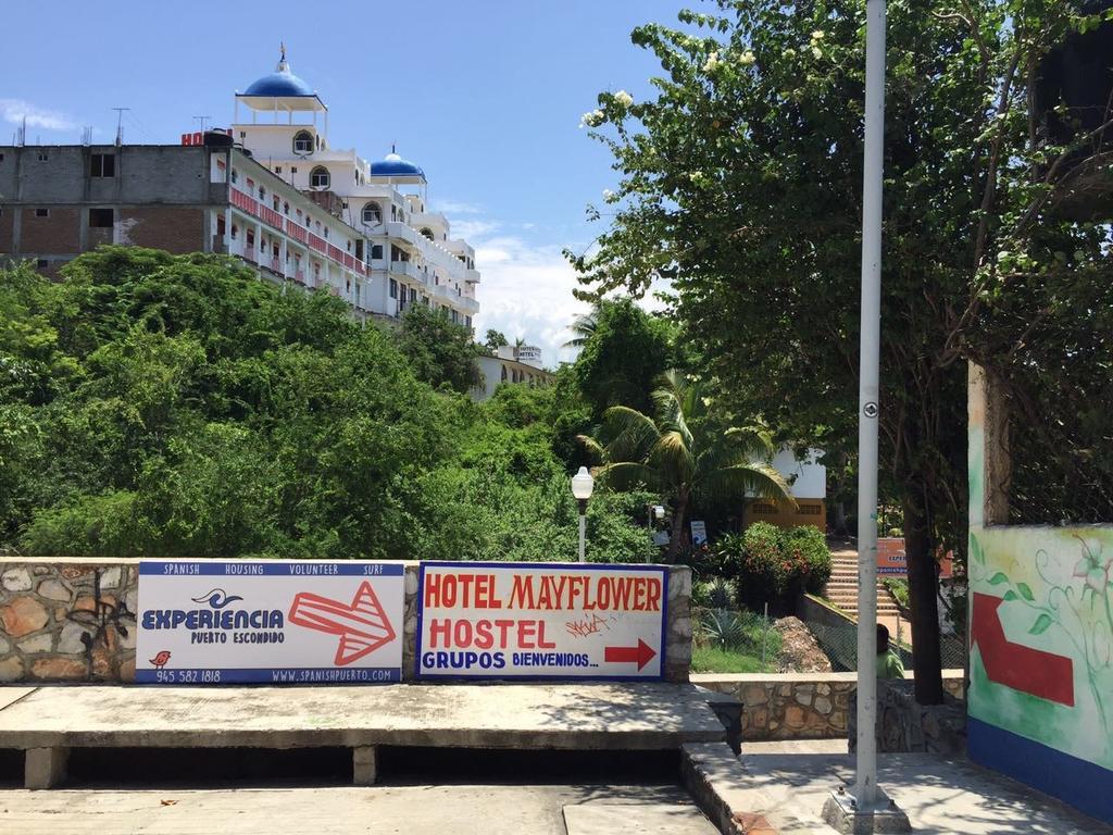 Hotel Mayflower Пуэрто-Эскондидо Экстерьер фото
